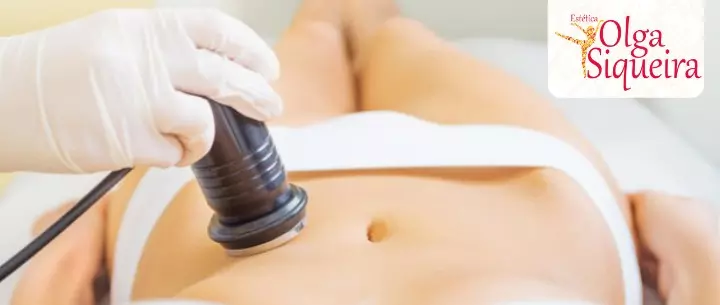 Oferta para perder gorduras localizadas em Porto Alegre. Imagem da barriga da mulher com um aparelho