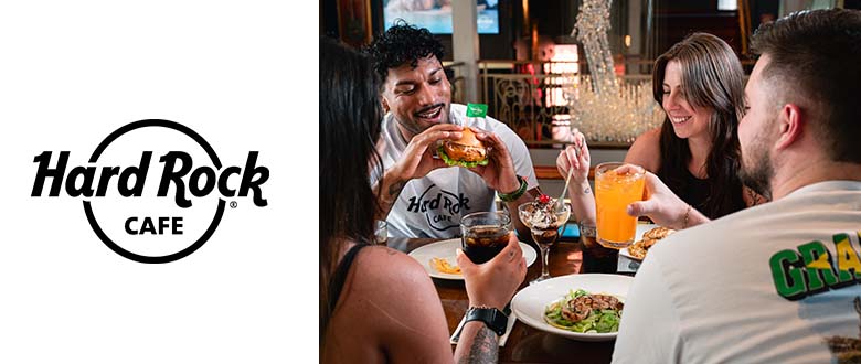 Imagem de amigos almoçando no Hard Rock Cafe em Gramado.