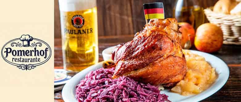 Imagens dos pratos alemães com carne de porco no Pomerhof Restaurante, em Pomerode.