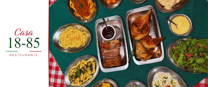 Casa 18-85: Rodízio Italiano no Centro de Gramado - Desconto do Tchê Ofertas. Mesa posta.